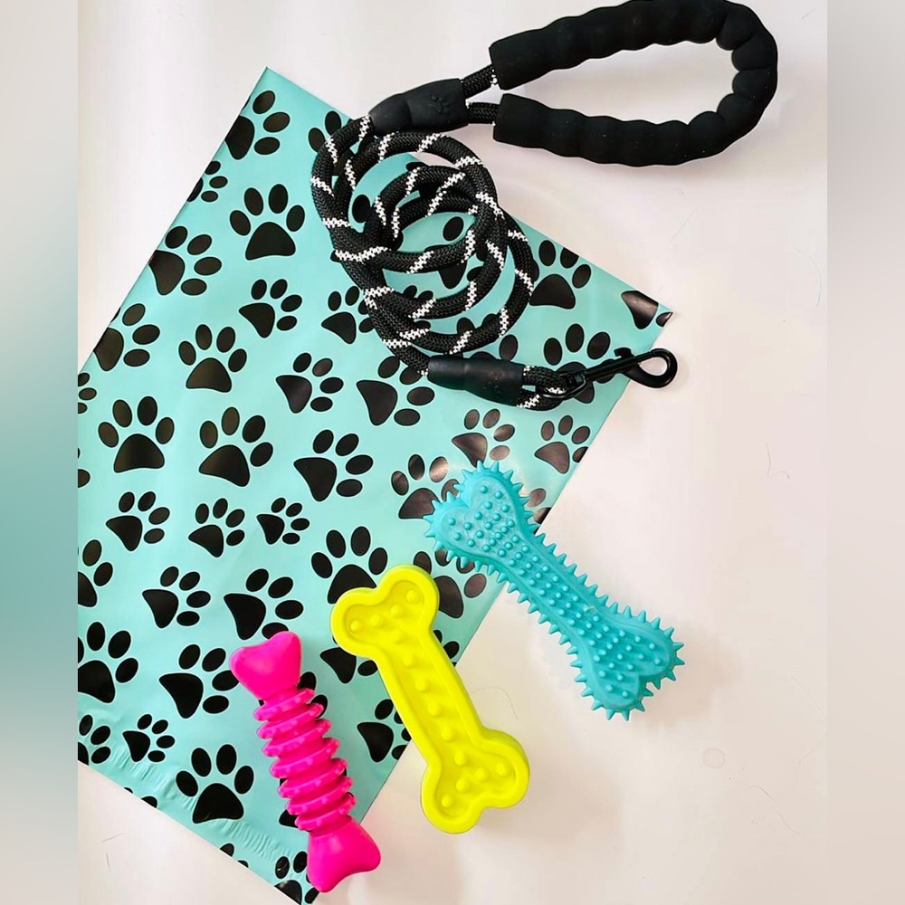 Brand New🐶🐾🦮Dog Pet Paw Pack🐾 1 Rope Leash & 3 colorful durable chew toys - Picture 1 of 5